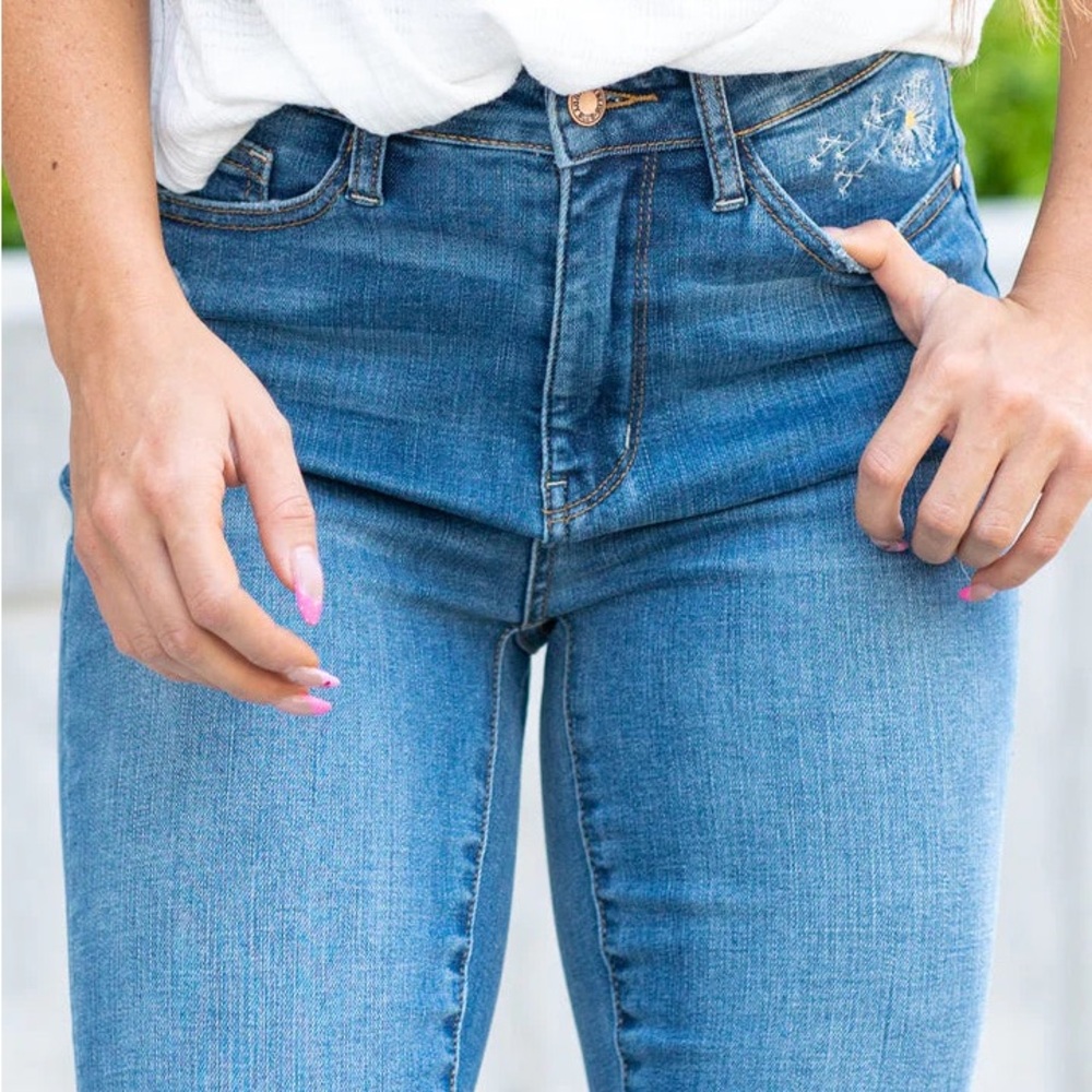 Joyce Hi-Rise Dandelion Embroidery Skinny Judy Blue Jeans
